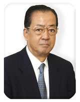 理事長　安達　常太郎 